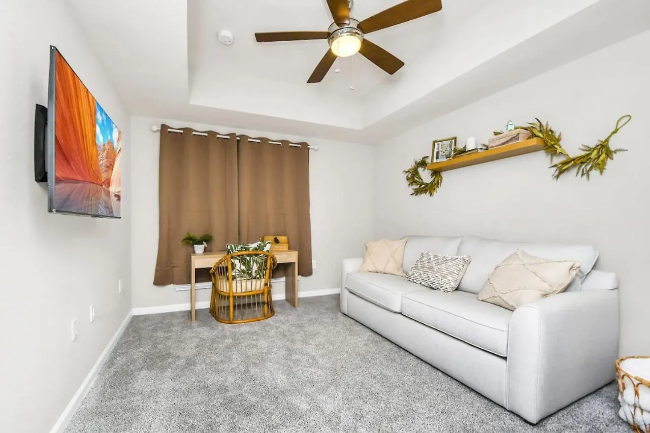 Apartment Cozy Retreat Getaway Family-Sized By Lake Eola Orlando